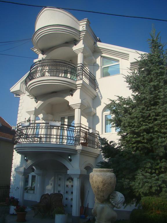 Apartment Cace Куманово Екстериор снимка