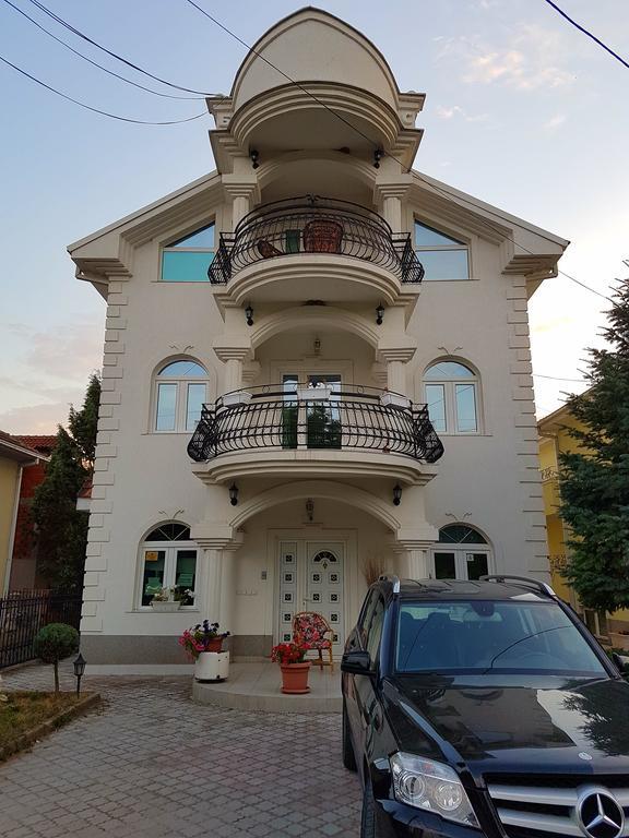 Apartment Cace Куманово Екстериор снимка